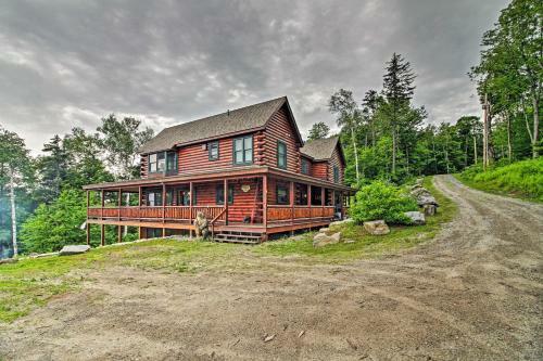 Grand Londonderry Home With Ski Mountain Views!