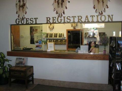 Motel Glacier Gateway Plaza