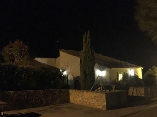 Welcoming Villa With Pool In Montburn-des-corbieres