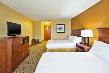 Holiday Inn Express Hotel & Suites - Belleville Area