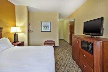 Holiday Inn Express Hotel & Suites - Belleville Area