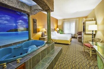 Holiday Inn Express Hotel & Suites - Belleville Area