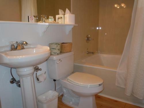 Bed & Breakfast Harbor House Inn