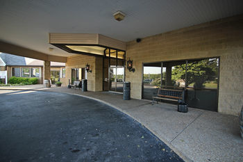 Hotel Summer Bay's Tradition Inn