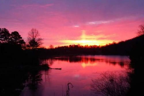 Lake Front Home 15 Min From Blueridge Mountains.