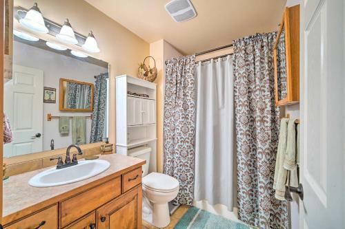 Upscale Home With Indoor Sauna On Sunset Pond!
