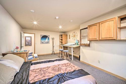 Upscale Home With Indoor Sauna On Sunset Pond!