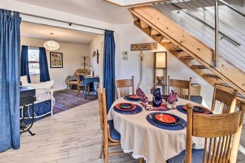 Unique Peddlin Round House With Lake Views!