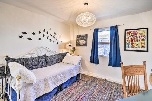 Unique Peddlin Round House With Lake Views!