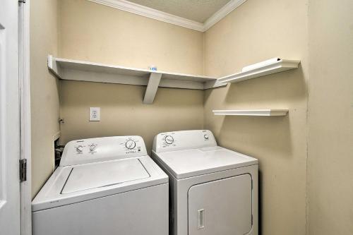 Virginia Beach Townhouse - 2 Mi To Boardwalk!