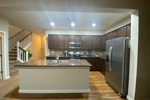 Quieter Villa: Neighborhood, Closer To Boeing