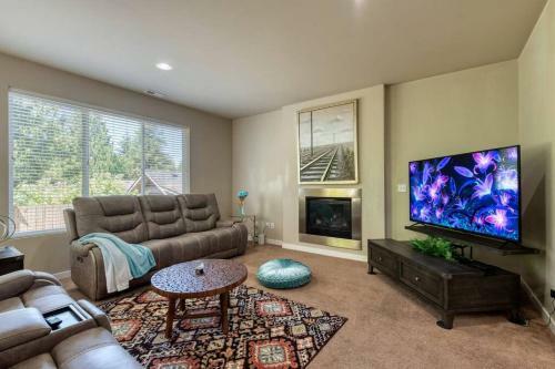 Quieter Villa: Neighborhood, Closer To Boeing