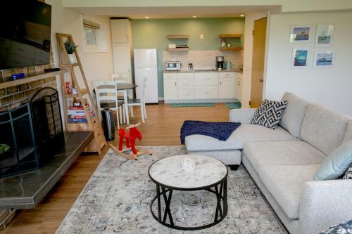 290 Sunny Side Island Retreat