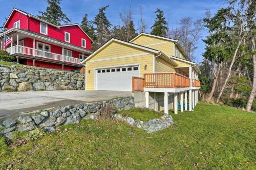 Spacious Whidbey Island Home With Water Views