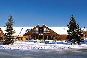 Hotel Grouse Mountain Lodge