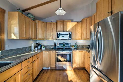 Kingston Home With Deck - 5 Minutes To Private Beach