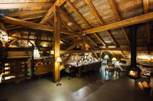 Chalet Debussy - Our Elegant Farmhouse