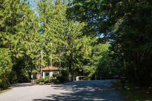 Tall Chief Camping Resort Cottage 1