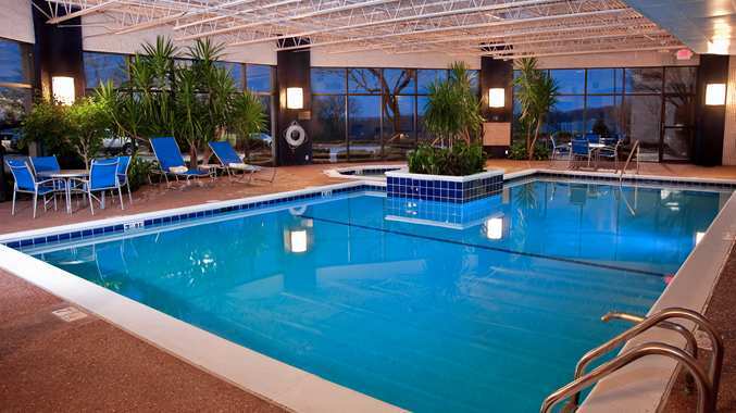 Hotel Doubletree By Hilton St. Louis At Westport