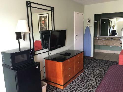 Motel Excellent Inn & Suites