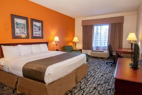 Hotel Baymont Inn & Suites
