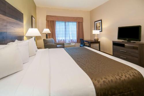 Hotel Baymont Inn & Suites