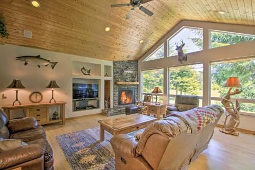 Serene South Bend Family Escape Dogs Welcome