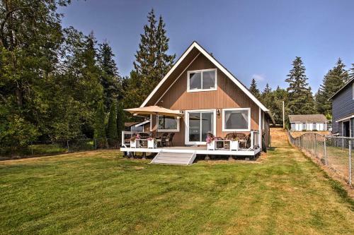 Modern Lake Lawrence Retreat With A Deck And Dock!