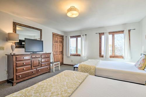 Spacious Snowshoe Cabin With Sunset Mtn Views!