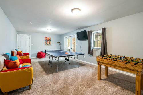 Harpers Ferry Cabin With Deck And Grill, Game Room, Wifi