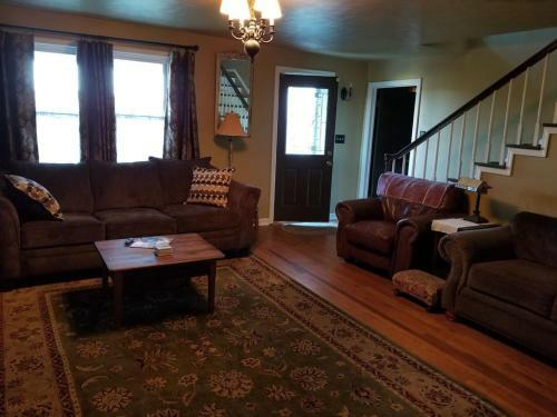 Bed & Breakfast Awesome Flat Top Farmhouse