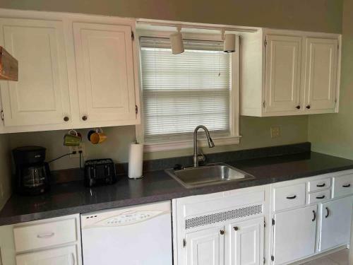 Quaint, Comfy, Close & Convenient