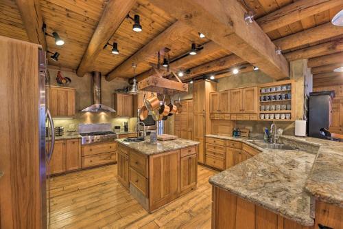 Serenity On The River Luxe Lewisburg Cabin!
