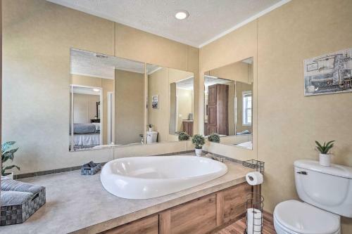 Quiet And Inviting Home With Grill Dogs Welcome!