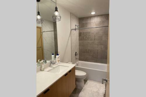 Apartamento Cheerful New Modern Townhome Close To Downtown