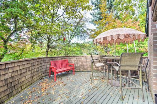 Pet-friendly W Seattle Oasis With Lush Yard!