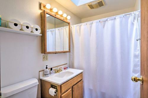 Pet-friendly W Seattle Oasis With Lush Yard!