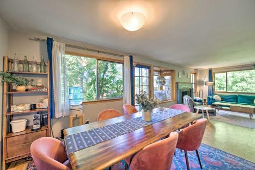 Pet-friendly W Seattle Oasis With Lush Yard!