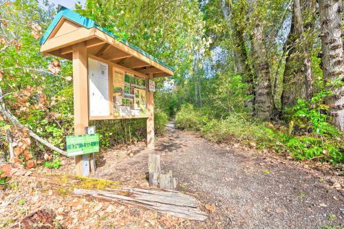 Pet-friendly W Seattle Oasis With Lush Yard!