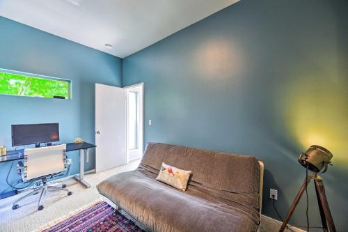 Stylish Getaway With Canal And Mtn Rooftop Views!