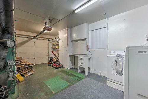 Pet-friendly Seattle Home - 10 Mi To Downtown