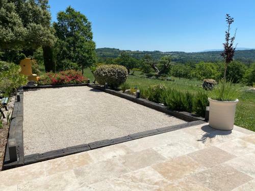Villa Location Bastide Proven�ale Luberon � Murs (gordes)