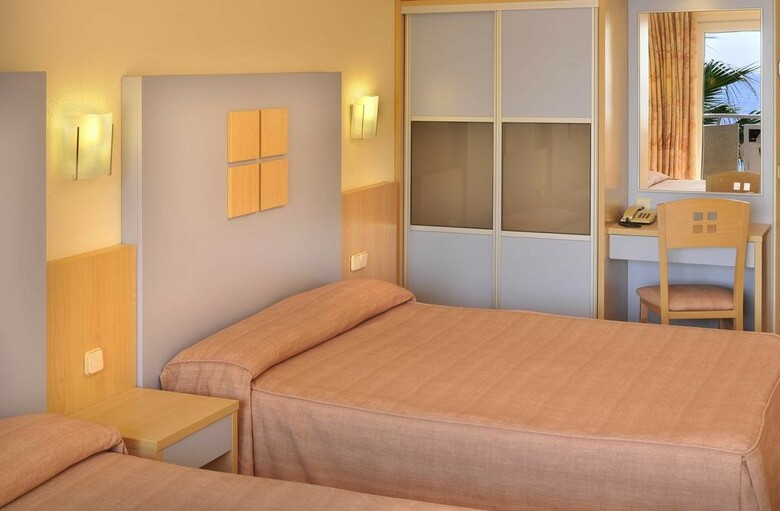 Caprici Beach Hotel & Spa