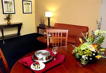 Hotel Courtyard By Marriott Gulfport Beachfront