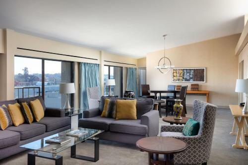 The Westin Crown Center Hotel