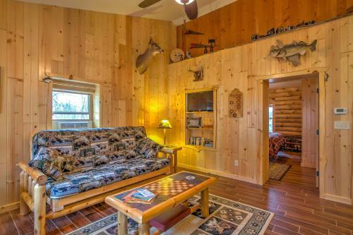 Cabin By The River Visited By Treehouse Masters!