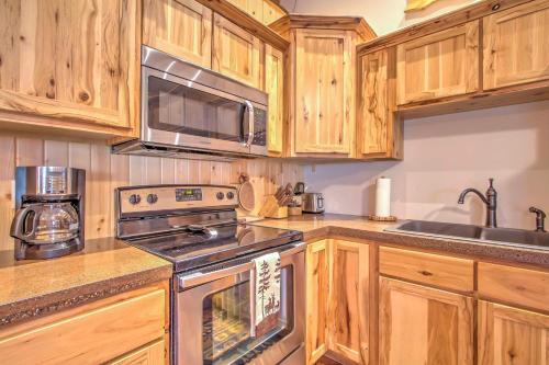 Cabin By The River Visited By Treehouse Masters!