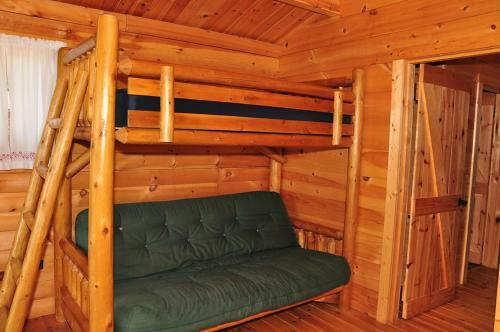 Fremont Jellystone Park Cottage 28