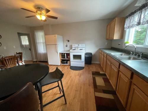 Good Knight Inn - Cozy Home Close To Fun Activities