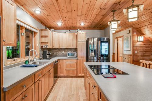Cranberry Cove Lodge